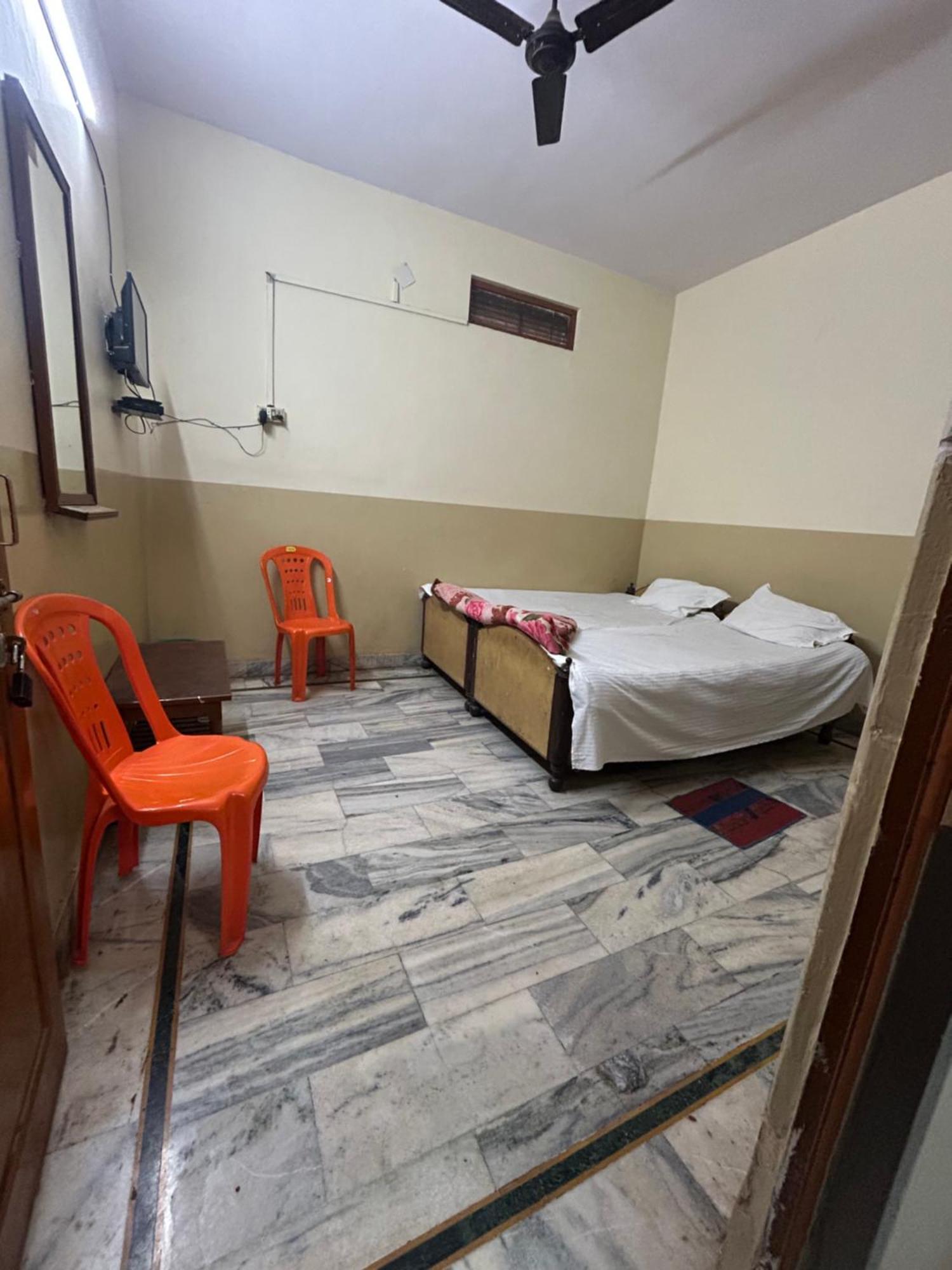Satsang Lodge Varanasi Exteriör bild